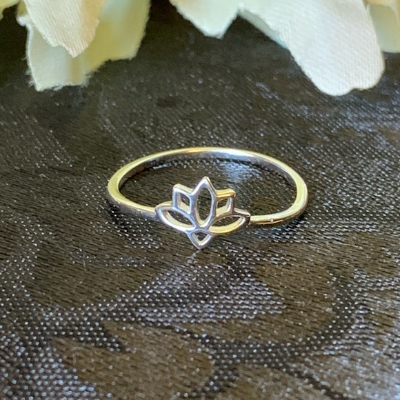 Sterling Silver Lotus Ring - Picture 3 of 3